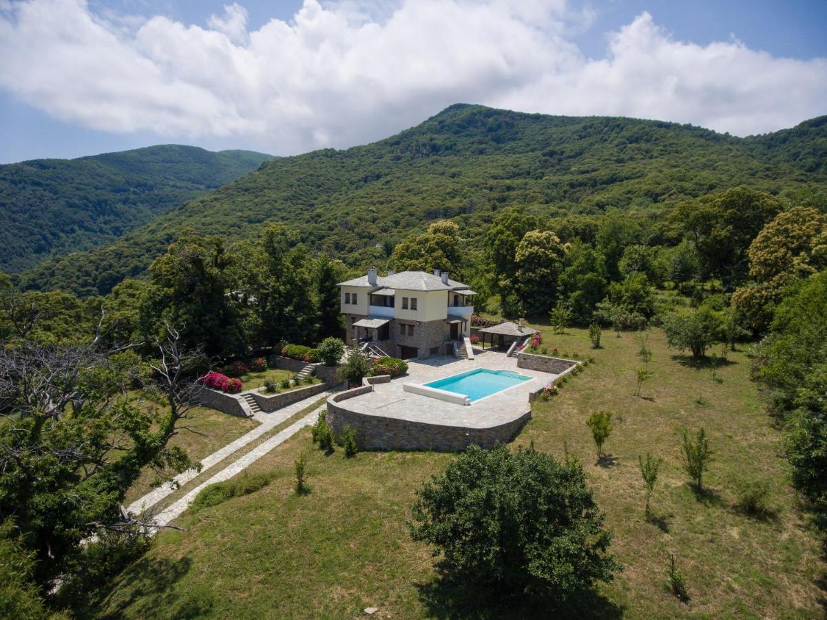 Luxury Villa With Pool In Цагарада Экстерьер фото